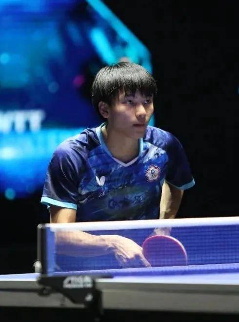 中国天才少年状态低迷决胜局4比11惨败j9九游会入口2比3爆冷一轮游！21岁(图4)